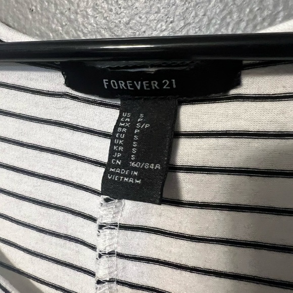 Basic tee - Picture 2 of 3